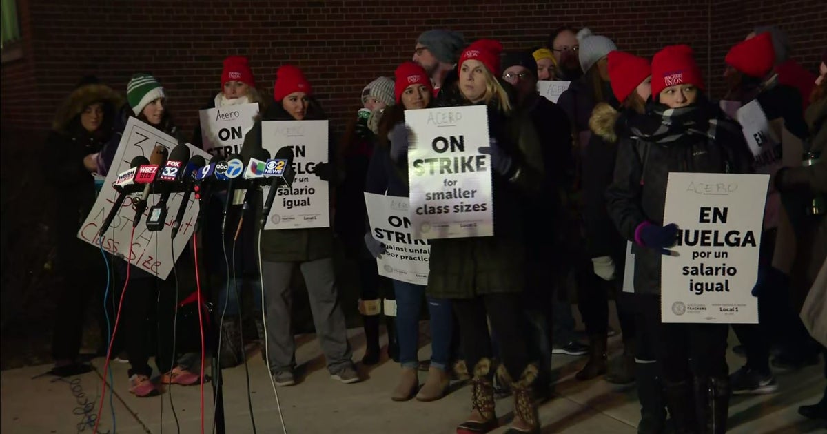 Teachers At Acero Schools Go On Strike First Charter School Strike In