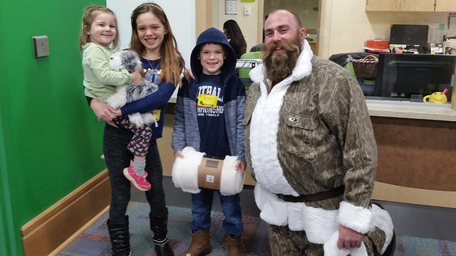 brett-keisel-childrens-hospital.jpg 