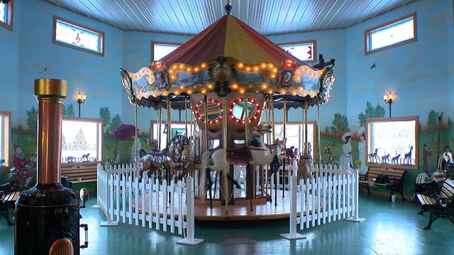 skyrock-farm-carousel.jpg 