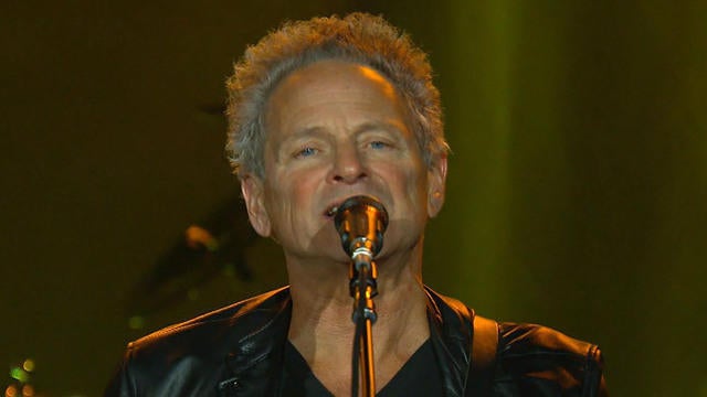 1208-satmo-lindsaybuckingham-1729784-640x360.jpg 