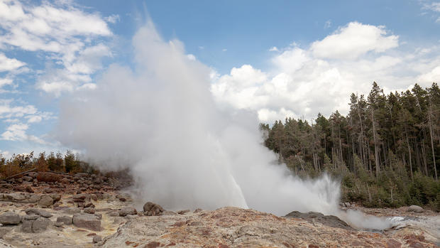 Steamboat geyser yellowstone national park 