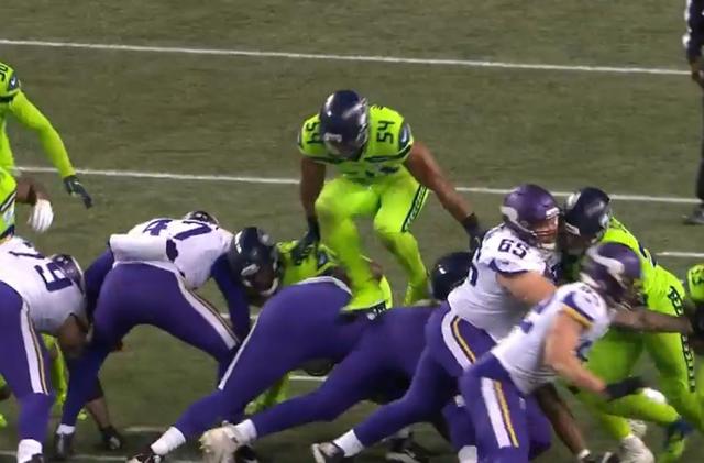 Bobby Wagner blocks field goal to help Seahawks beat Vikings 21-7