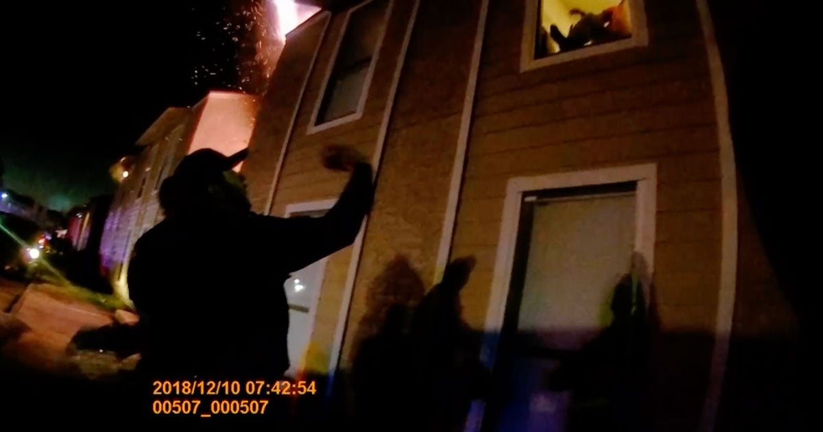 VIDEO Balch Springs Officers Rescue Boy From Apartment Fire CBS DFW