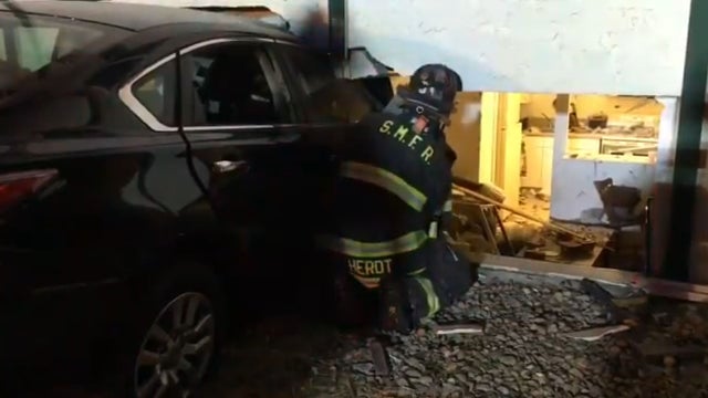 car-into-apartment.jpg 