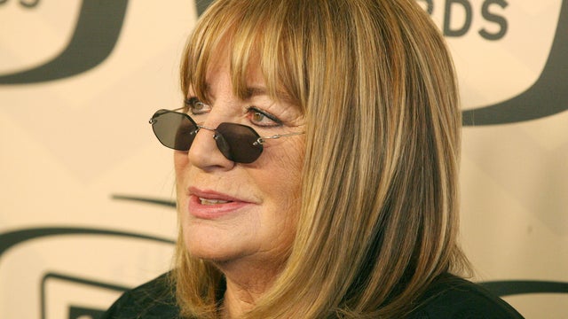 cbsn-fusion-penny-marshall-laverne-and-shirley-star-dead-at-75-thumbnail-1738054-640x360.jpg 