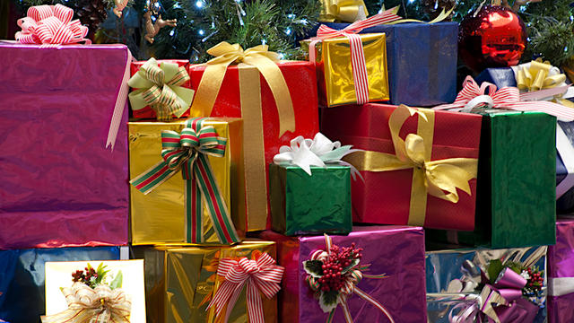 Christmas-presents-914725806.jpg 