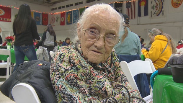 NATIVE AMERICAN CHRISTMAS 10PKG_frame_1983