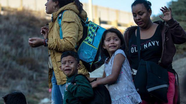 cbsn-fusion-us-cracks-down-on-asylum-seekers-by-forcing-migrants-to-wait-in-mexico-thumbnail-1741487-640x360.jpg 