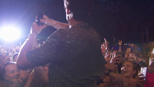 Shawn Mendes: How The 20-Year-Old Canadian Self-Taught Musician With ...