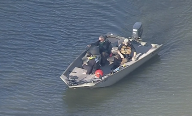 search for missing fisherman on Lake Worth 
