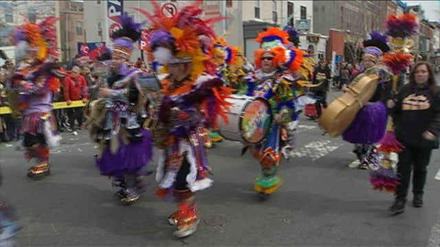 22PKG_AH_MUMMERS-PARADE-PREPS_frame_233.jpg 