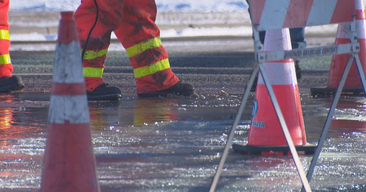 Water Main Break Disrupts Busy Intersection - CBS Colorado