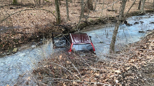north-fayette-car-into-creek.jpg 