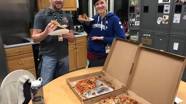 portland-maine-atc-controllers-fb-pizza.jpg 