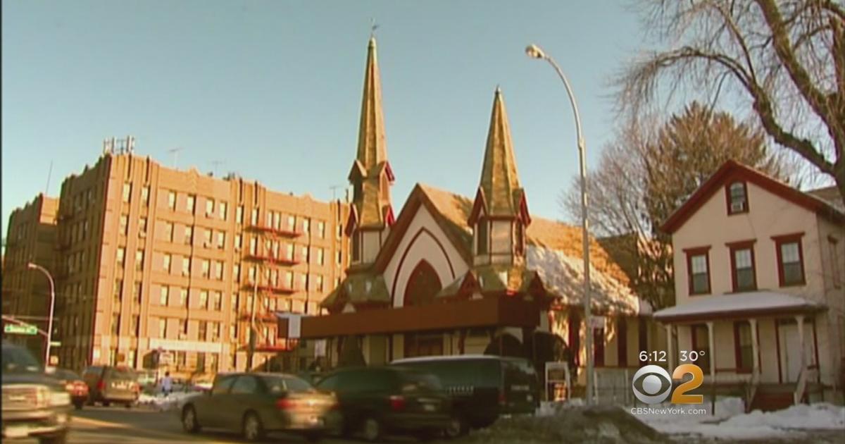 Brooklyn Church Asking For Help To Repair Iconic Steeples Cbs New York 0415