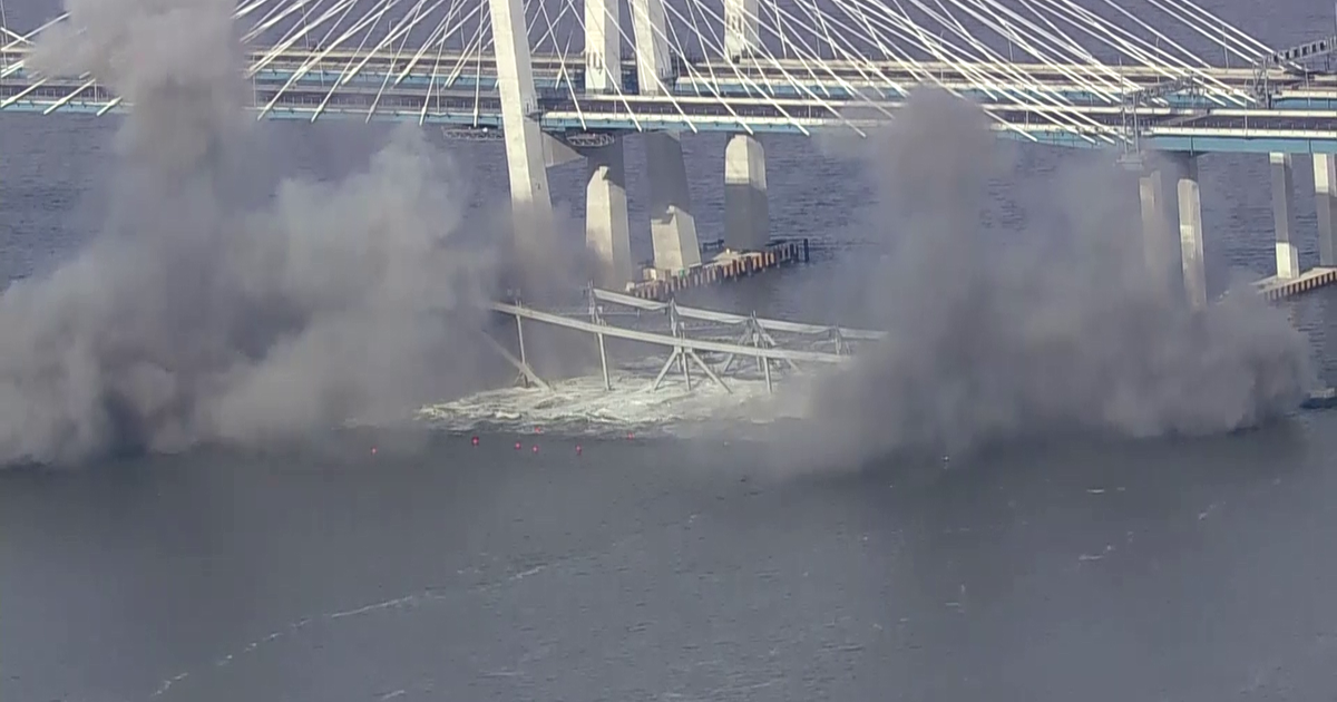 Watch Chunk of Tappan Zee Bridge demolished with explosives CBS News