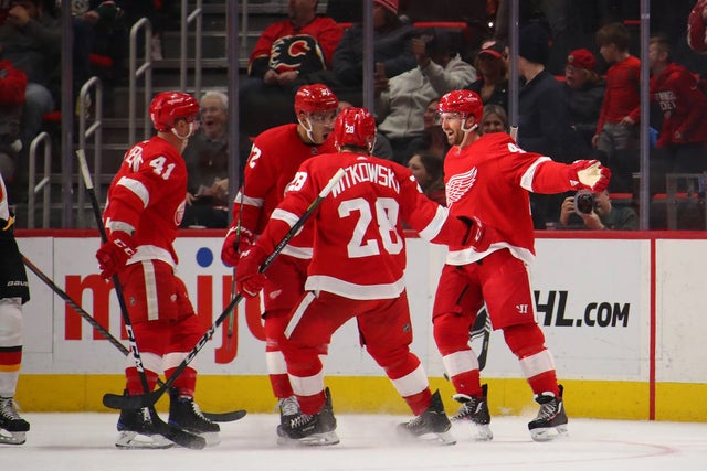 Calgary Flames v Detroit Red Wings 