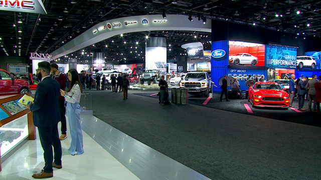 naias-show-floor.png 
