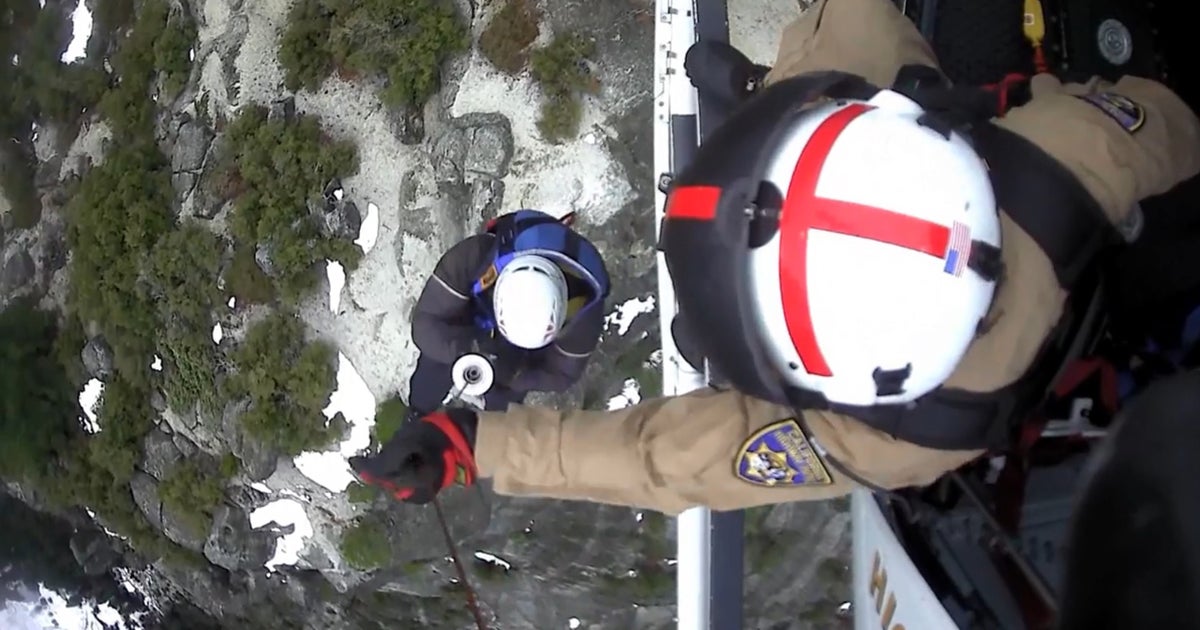 VIDEO Yosemite Hikers From Britain Saved In Dramatic Helicopter Rescue 