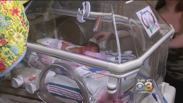 Mom Gives Birth To Twin Baby Girls Almost 1 Week Apart 