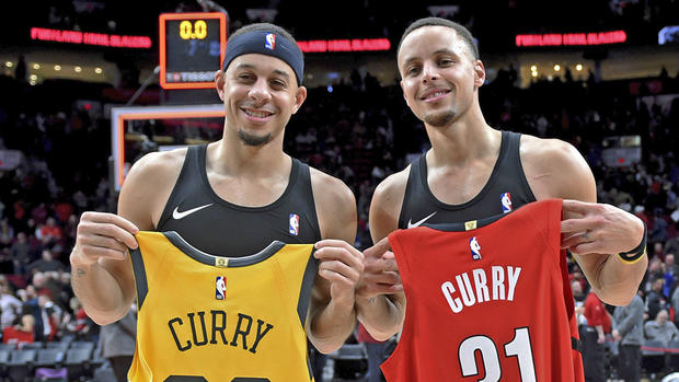 Seth Curry and Steph Curry 
