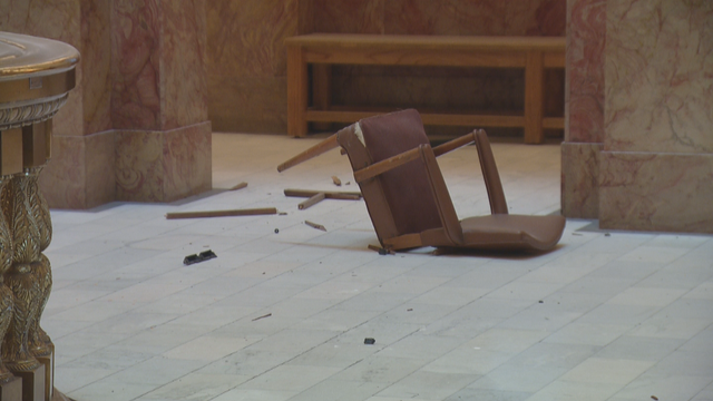 capitol vandalism rs raw 01 concatenated 132302_frame_2379 