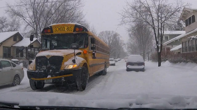 snowy-bus.jpg 