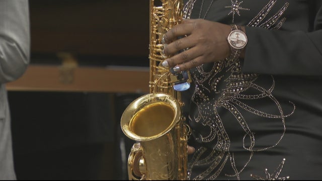 SAXOPHONE GRAMMY_frame_2136 