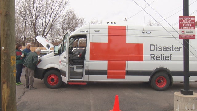 new-red-cross-vehicle-5vo_frame_201.jpg 