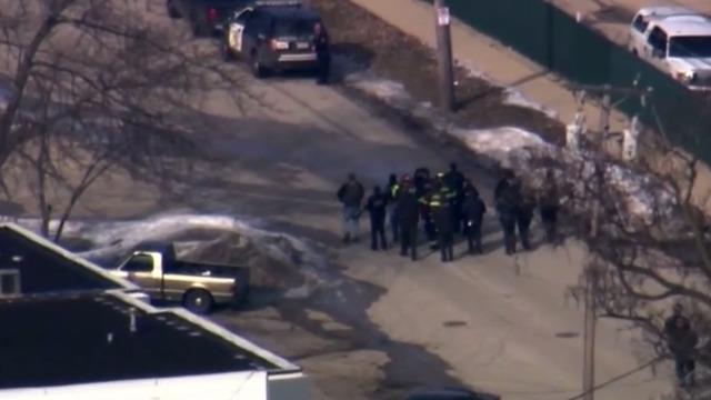 cbsn-fusion-5-civilians-dead-5-officers-wounded-in-illinois-shooting-thumbnail-1784245-640x360.jpg 