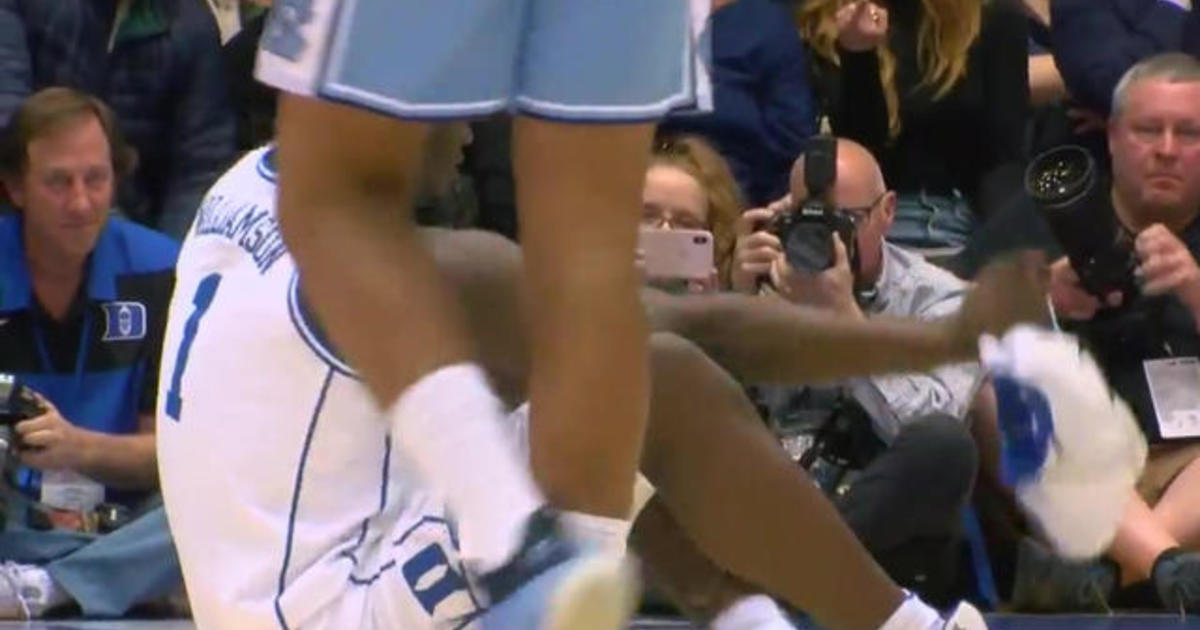 Shoe blowout, knee injury leave Zion Williamson, Duke basketball