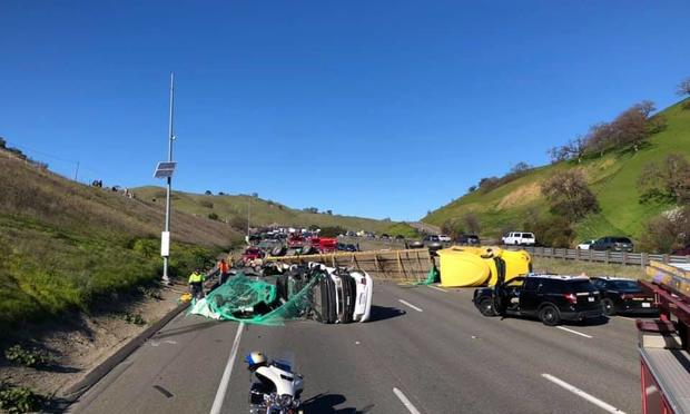 I-80 closed by tractor trailer crash in Vacaville 