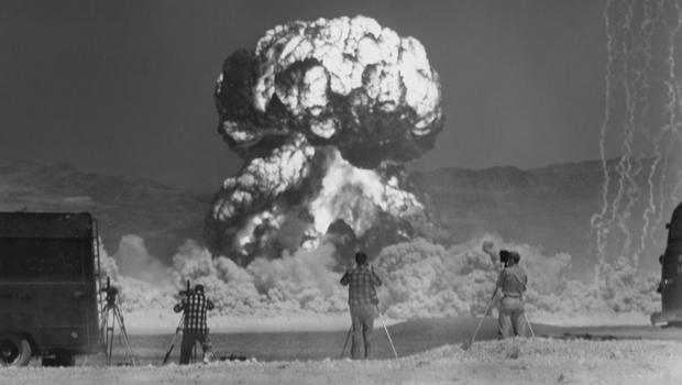 nuclear-blasts-filming-an-atomic-test-620.jpg 