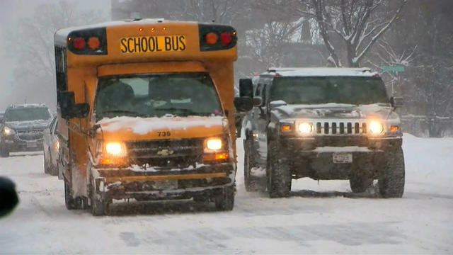 school-bus-in-snow.jpg 