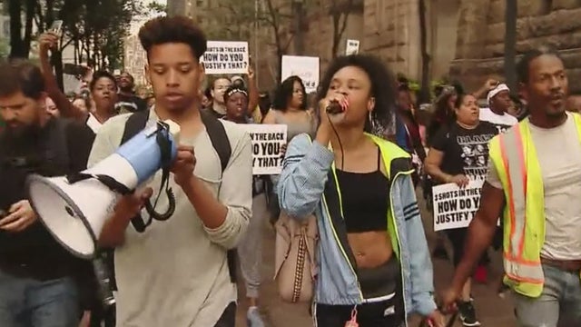 protestors-2.jpg 