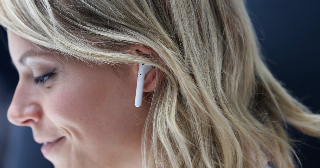 Experts Wireless Headphones Like AirPods Could Pose Cancer Risk CW