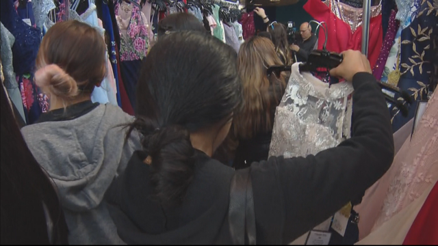 SAY YES TO THE PROM 12VO1.transfer_frame_1198 