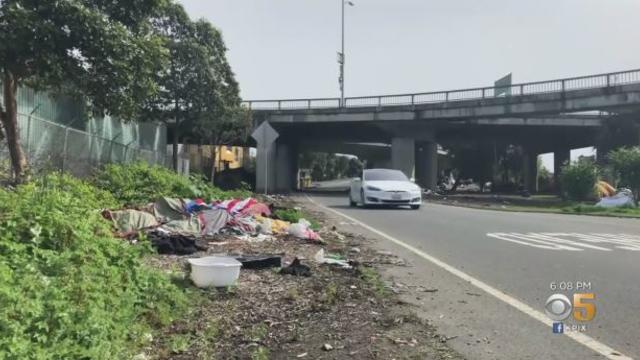 highway-80-trash-piles-kpix-photo.jpg 