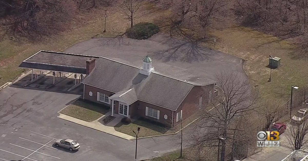 Police Searching For 2 Men, 2 Women In Glen Burnie Bank Robbery - CBS ...