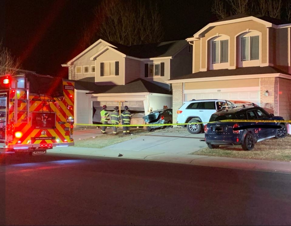 Suspected Drunk Driver Crashes Into 2 Cars, 2 Houses - CBS Colorado