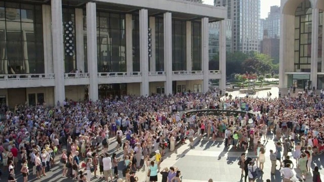 lincolncenter.jpg 