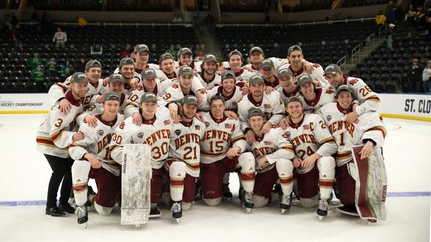 DU hockey frozen four (pioneers.com) 