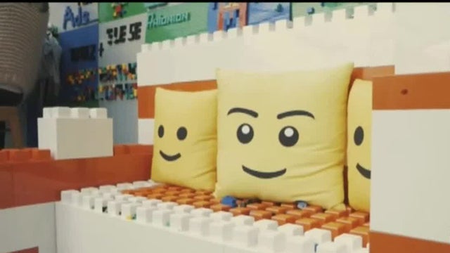 legos-1.jpg 