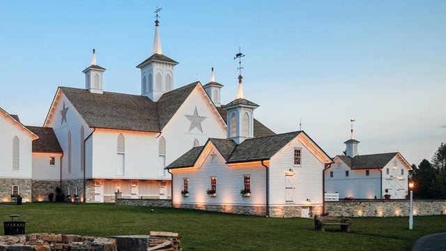 thestarbarn.jpg 
