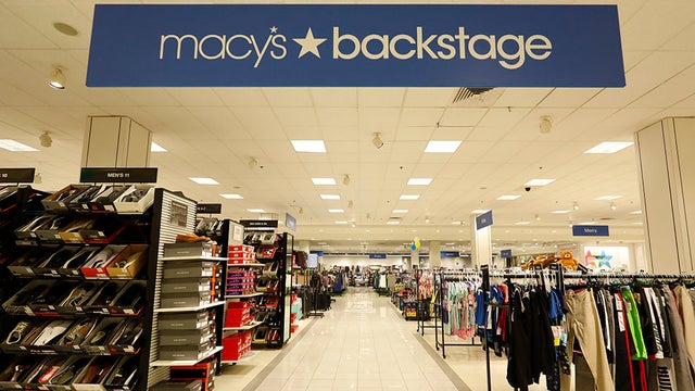macys-backstage-independence-center-colin-e.-braley_ap-images-for-macys.jpg 