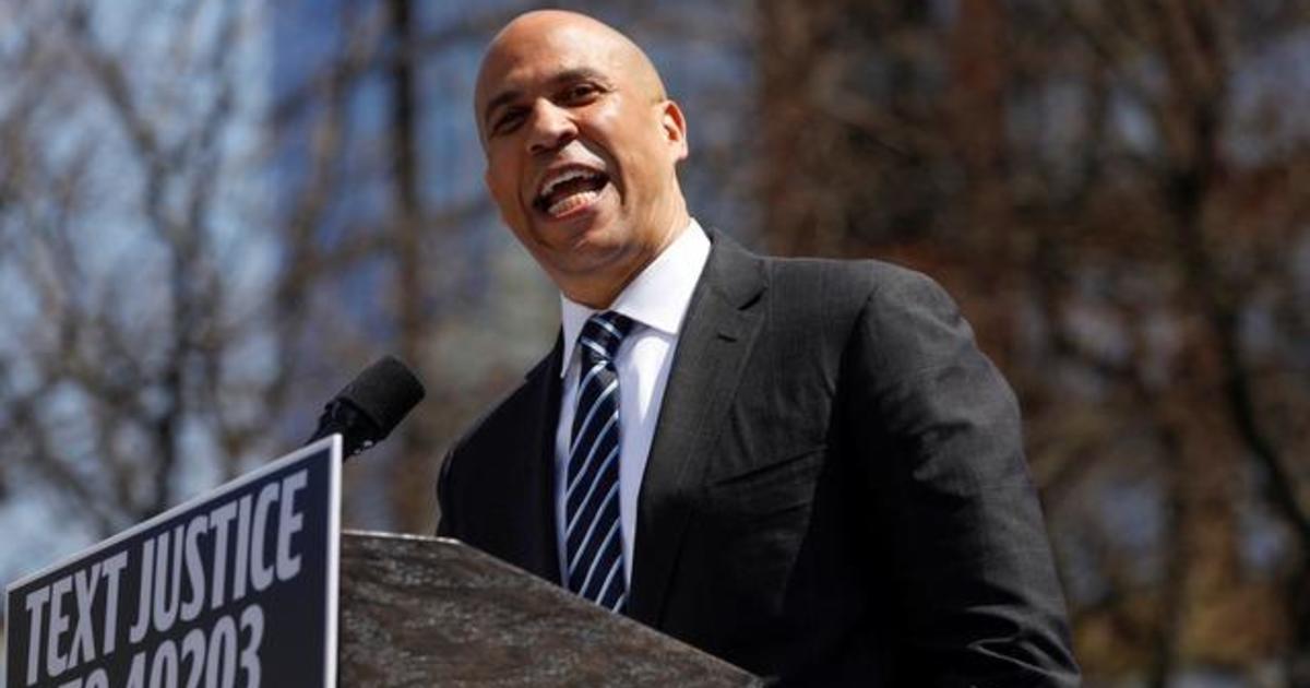 Sen Cory Booker Kicks Off 2020 Campaign Tour In Newark Cbs News