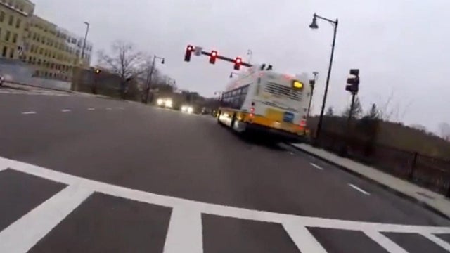 mbtaredlight.jpg 