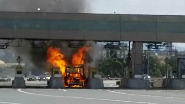 benicia-bridge-toll-plaza-truck-fire.jpg 