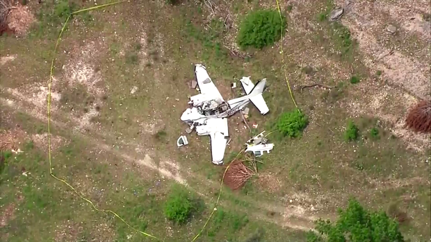 190422-texas-deadly-plane-crash.png 