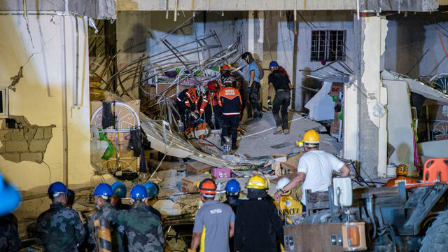 philippines_earthquake_1138766596.jpg 